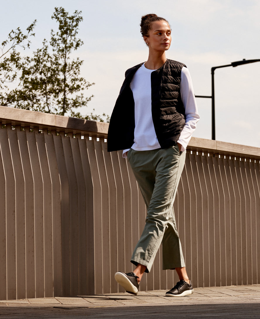 Women's KNX Leather Sneaker Black/Star White - Image 8