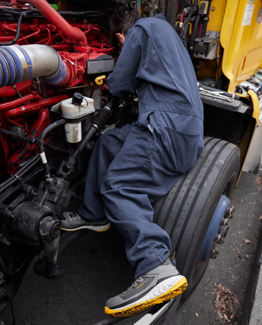 Men's Arvada Mid Work Sneaker (Carbon Toe) Black/Keen Yellow - Image 8