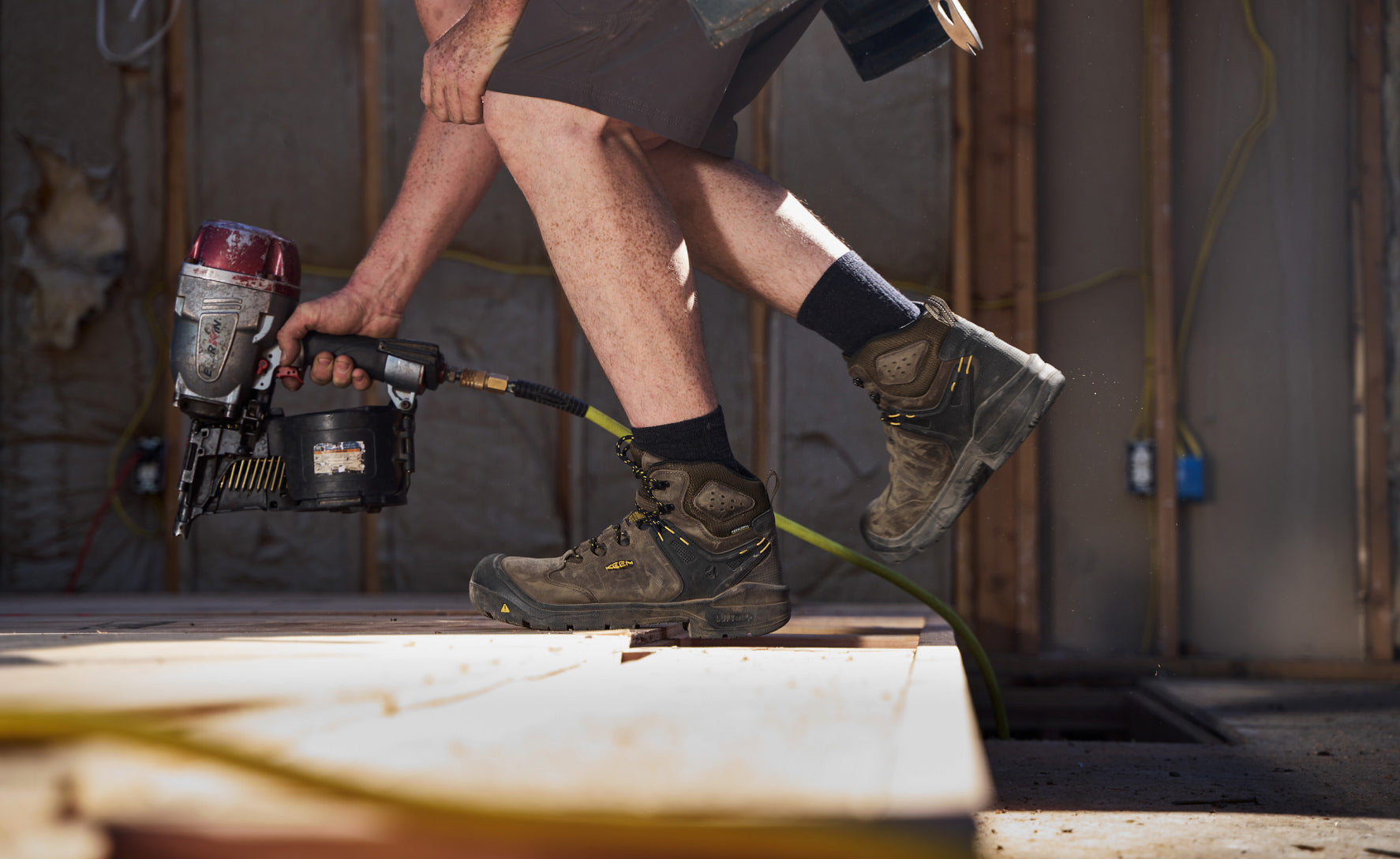 Men's Dover 6" Waterproof (Carbon Toe) Dark Earth/Black - Image 6