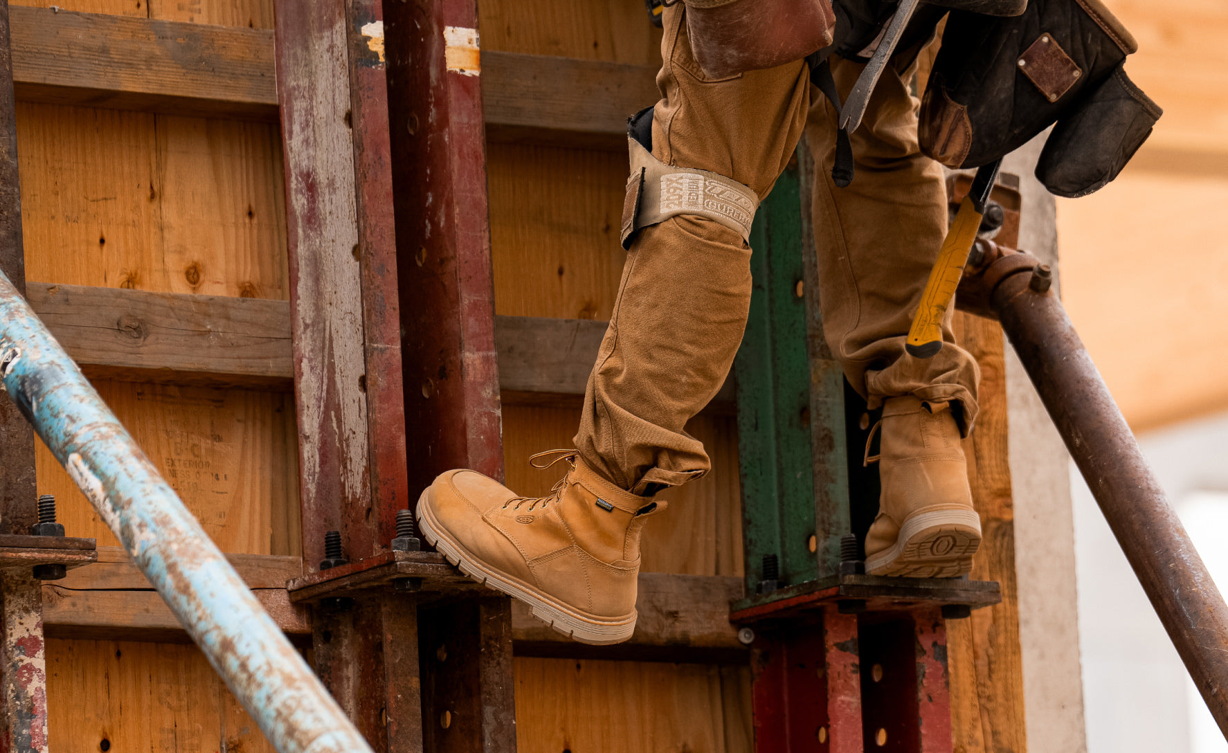 Men's San Jose 6" Waterproof 90° Heel Boot (Soft Toe) Bistre/Gum - Image 7