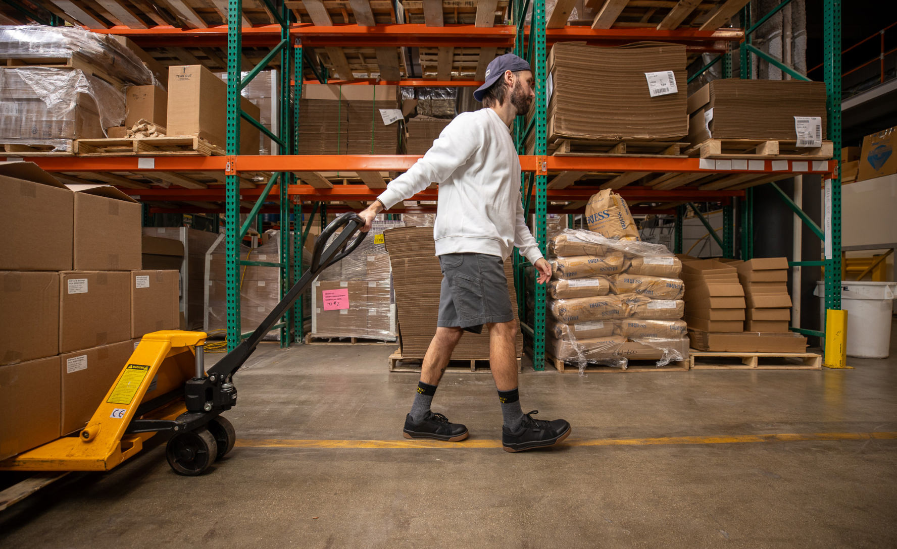 Men's Kenton ESD Work Shoe (Carbon Toe) Black/Gum - Image 7