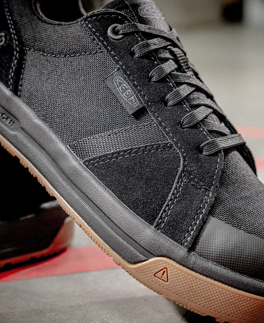 Women's Kenton Work Shoe (Carbon Toe) Black/Gum - Image 8