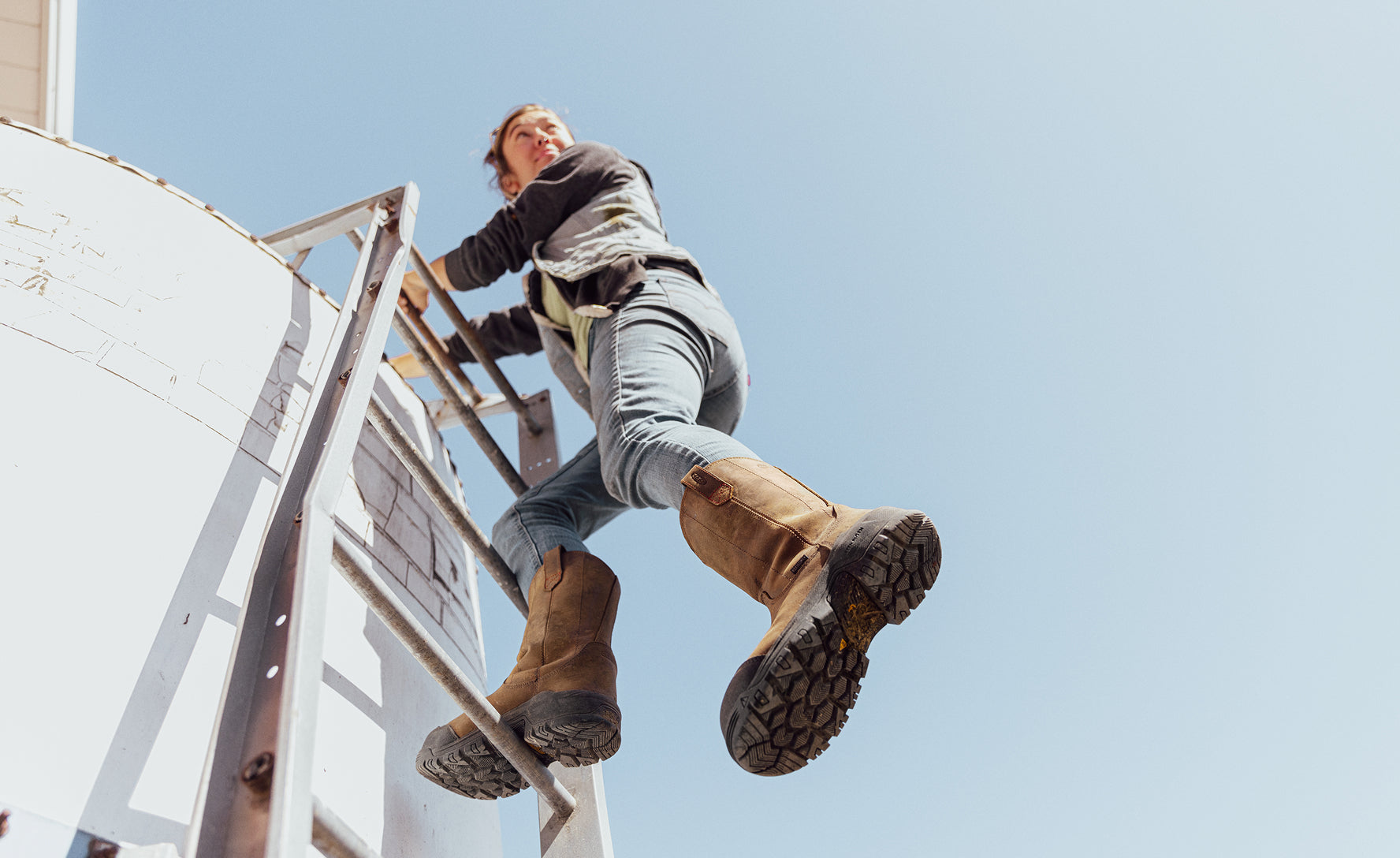 Women's Evanston Pull-On Waterproof Boot (Carbon Toe) Bison/Black - Image 7